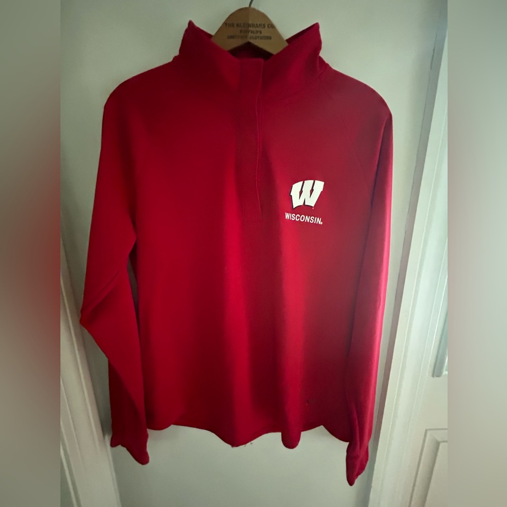 Women's Wisconsin popover long sleeve shirts. Size large.  NWOT 
My item.